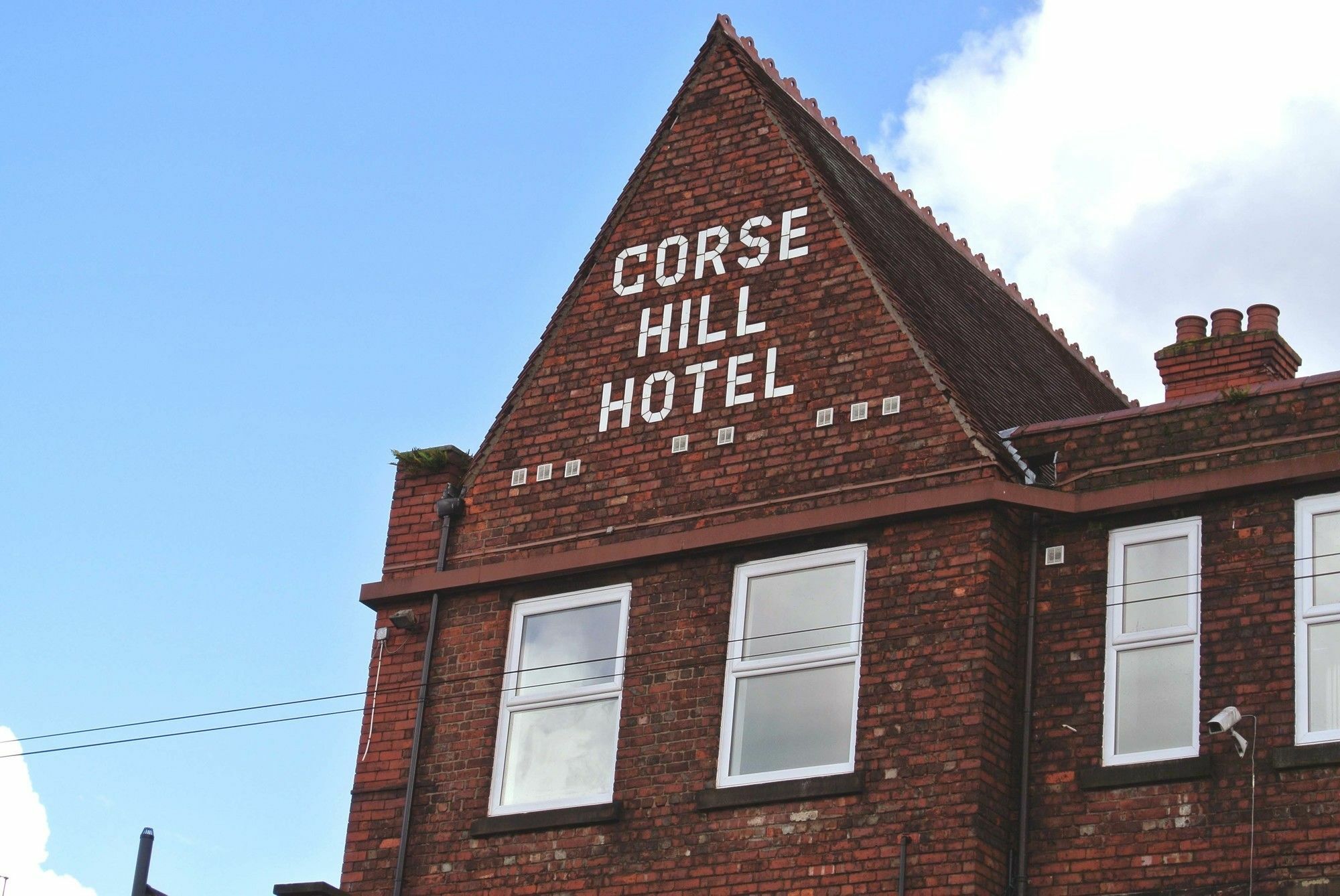 Approved Serviced Apartments Gorse Hill マンチェスター エクステリア 写真